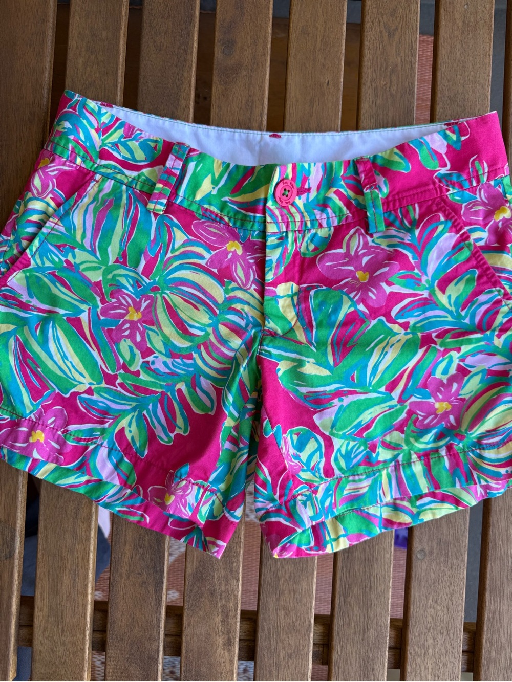 Lilly Pulitzer Callahan Shorts in Jungle Pomegranate Jungle Pattern, Size 2